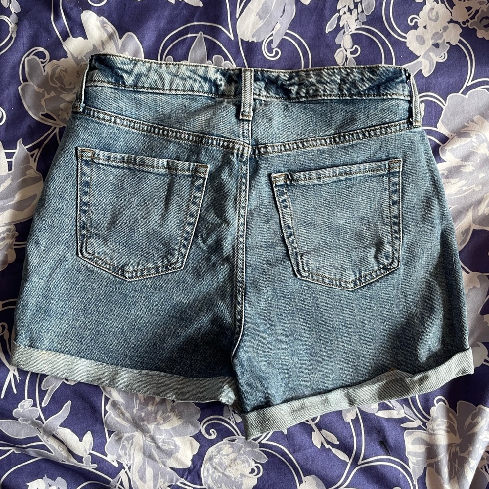 Shorts - Picture 6 of 14